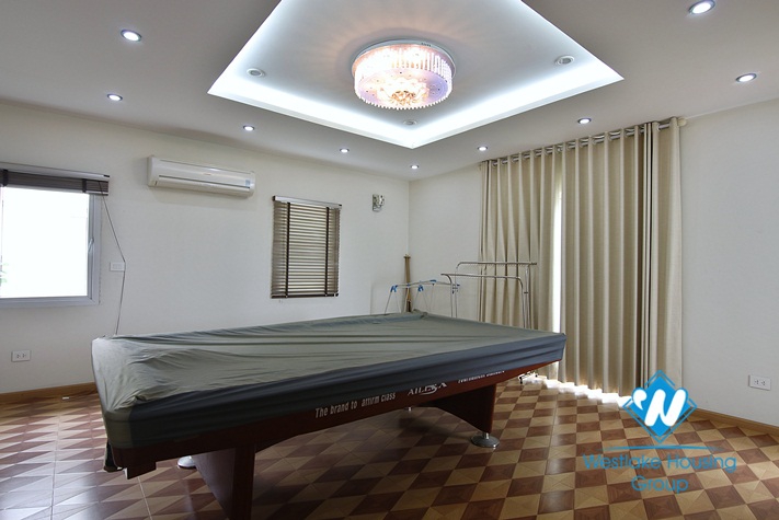 Affordable single detached villa for rent in Vinhomes Riverside, Hanoi